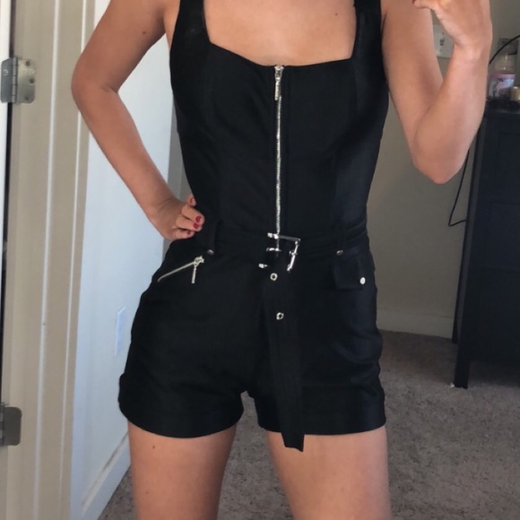 Super Cute Black Guess Romper - Picture 2 of 4